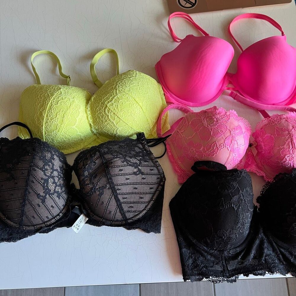 Victoria’s Secret lot of 5 bras all in 34DD lace romantic super cute colors